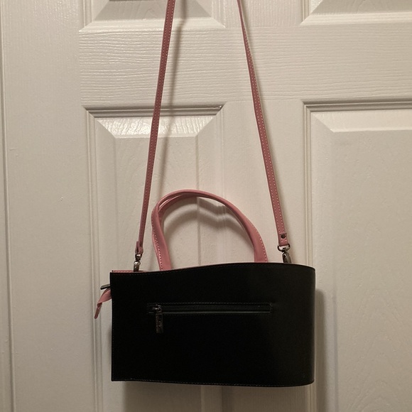 Daniela Moda Teardrop Black and Pink Leather Handbag - Picture 4 of 6